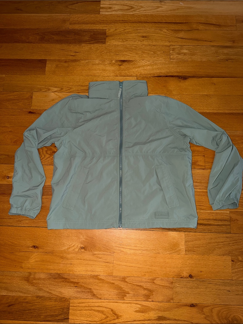 Like New Women’s LL Bean Light and Airy Windbreaker in Faded Sage